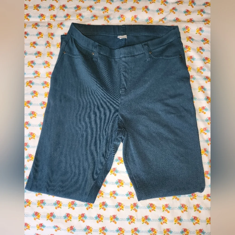 Time and Tru brand size M (8-10) green pull on pants - Picture 2 of 4
